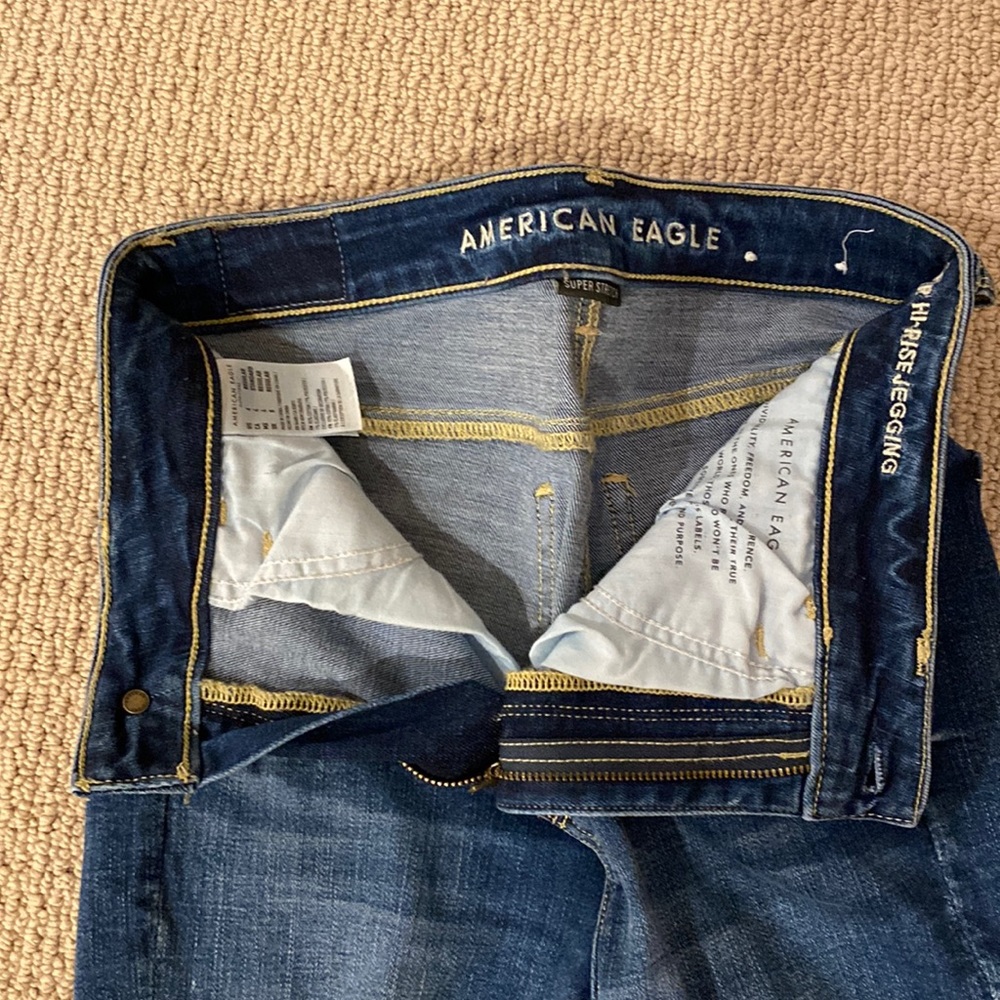 American Eagle super hi rise jegging distressed US4